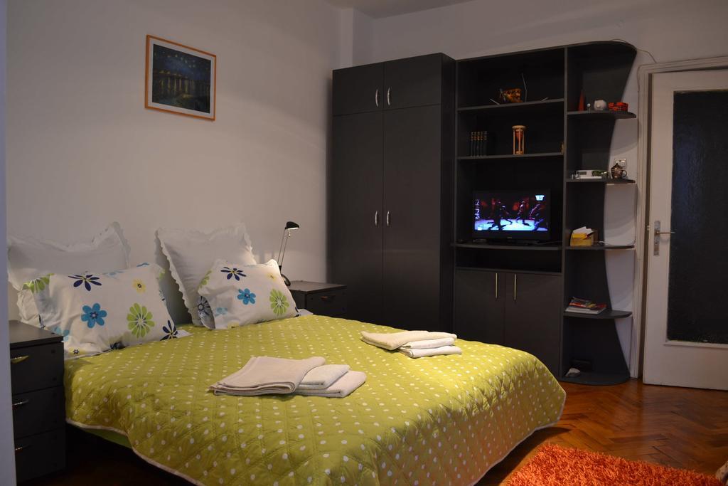 Victoria Studio Bucureşti Cameră foto