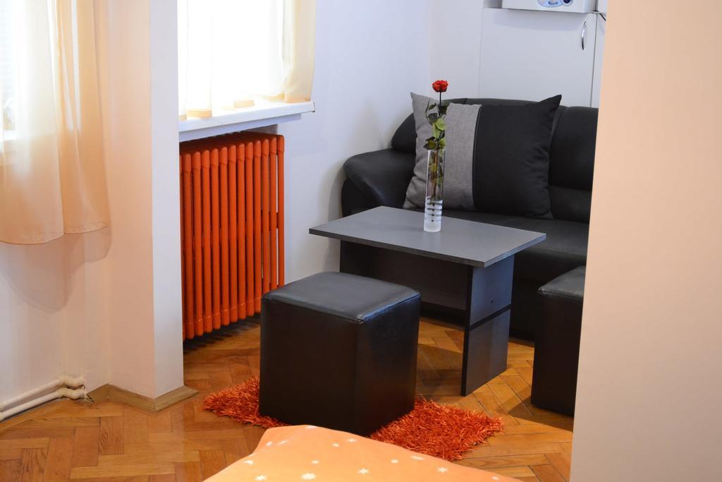 Victoria Studio Bucureşti Cameră foto