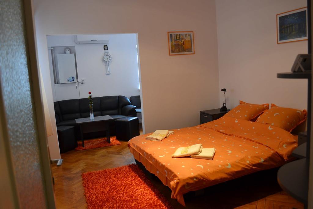 Victoria Studio Bucureşti Cameră foto